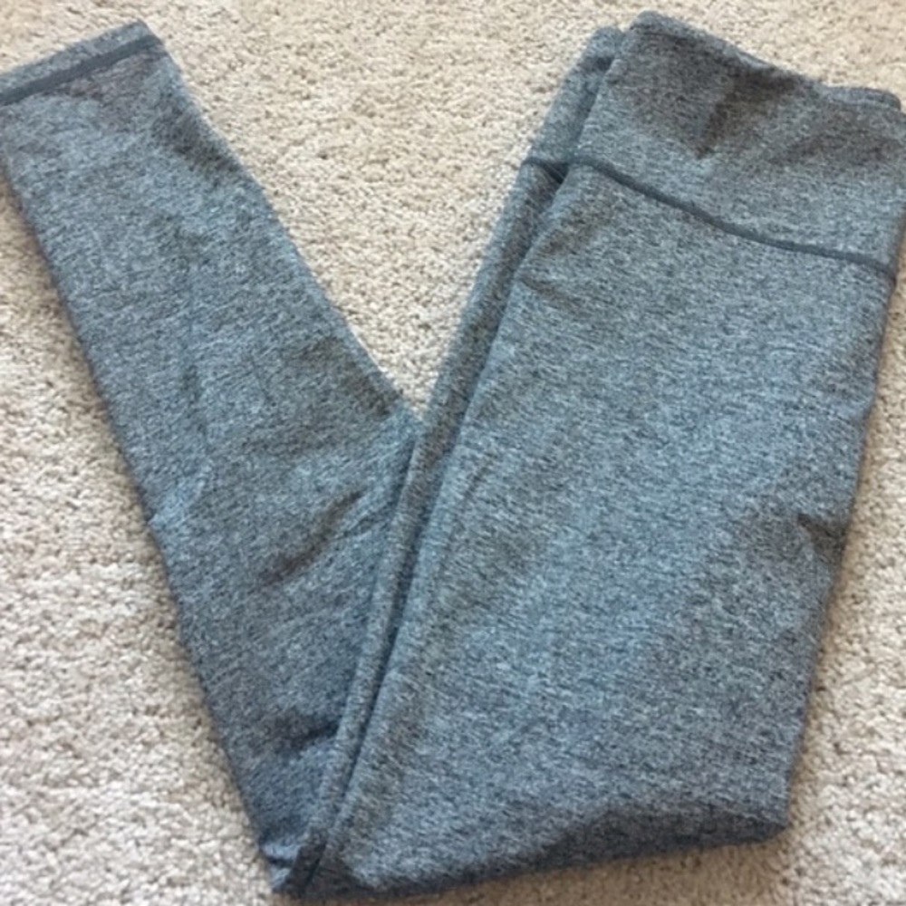 Victoria Secret Knockout Leggings / Yoga Pants